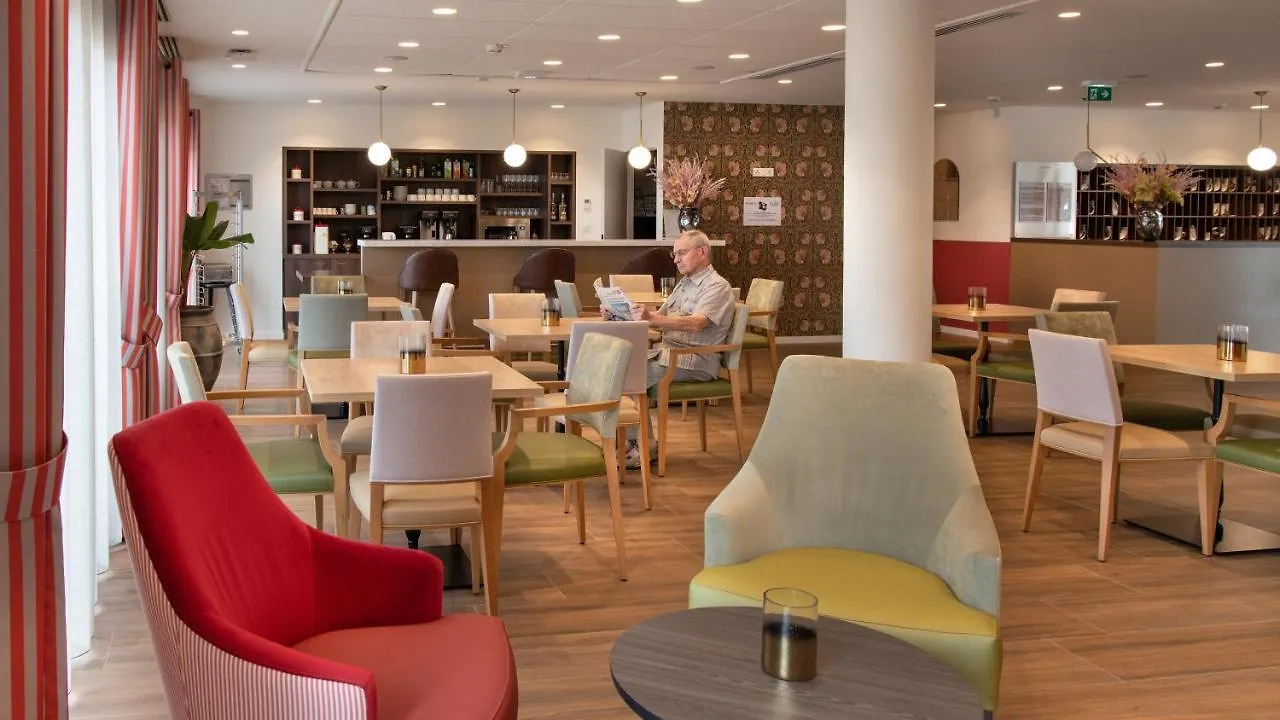 Residence Services Seniors Domitys - La Belle Epoque Dinard 0*,