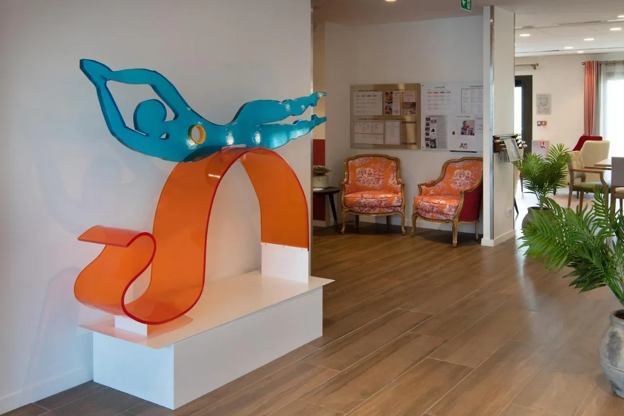 Aparthotel Residence Services Seniors Domitys - La Belle Epoque Dinard